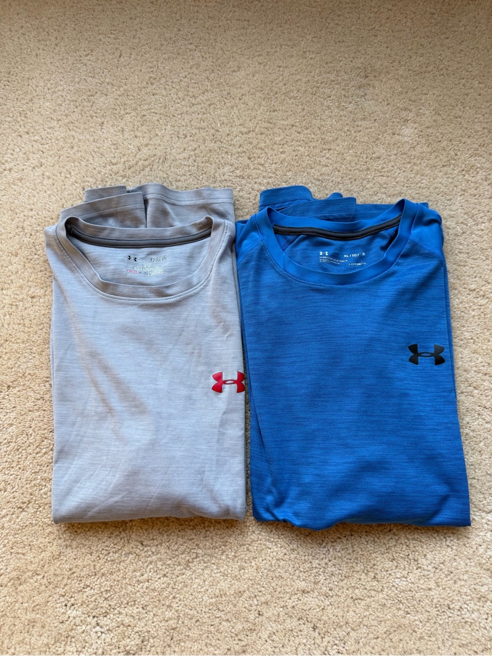 Lot of 2 Under Armour HeatGear Men's Blue & Gray Loose SS T Shirts - XL - VGUC